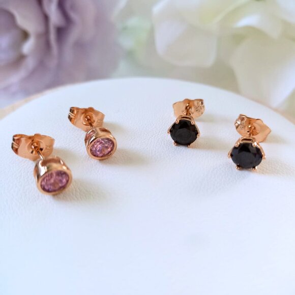 ๐ค๐ Set of 2 Pairs of Rose Gold Plated Stud Earrings โ Black and Pink Crystals - Picture 2 of 5